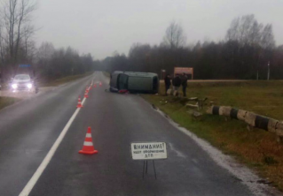 В Вилейском районе перевернулся Renault. Погибла водитель