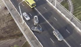 BMW и Renault столкнулись в Минске: одного из пассажиров заблокировало