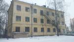«У отца сдали нервы и он застрелился». Прорывались в свой дом через забор и с милицией, а теперь не могут переселиться из аварийного здания «У отца сдали нервы и он застрелился». Прорывались в свой дом через забор и с милицией, а теперь не могут переселиться из аварийного здания
