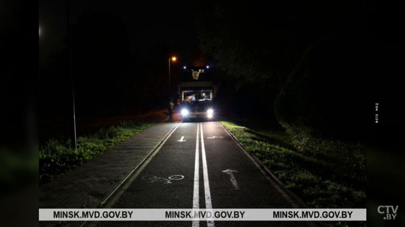 Пьяный водитель литовского автобуса катался по велодорожке в Минске-1