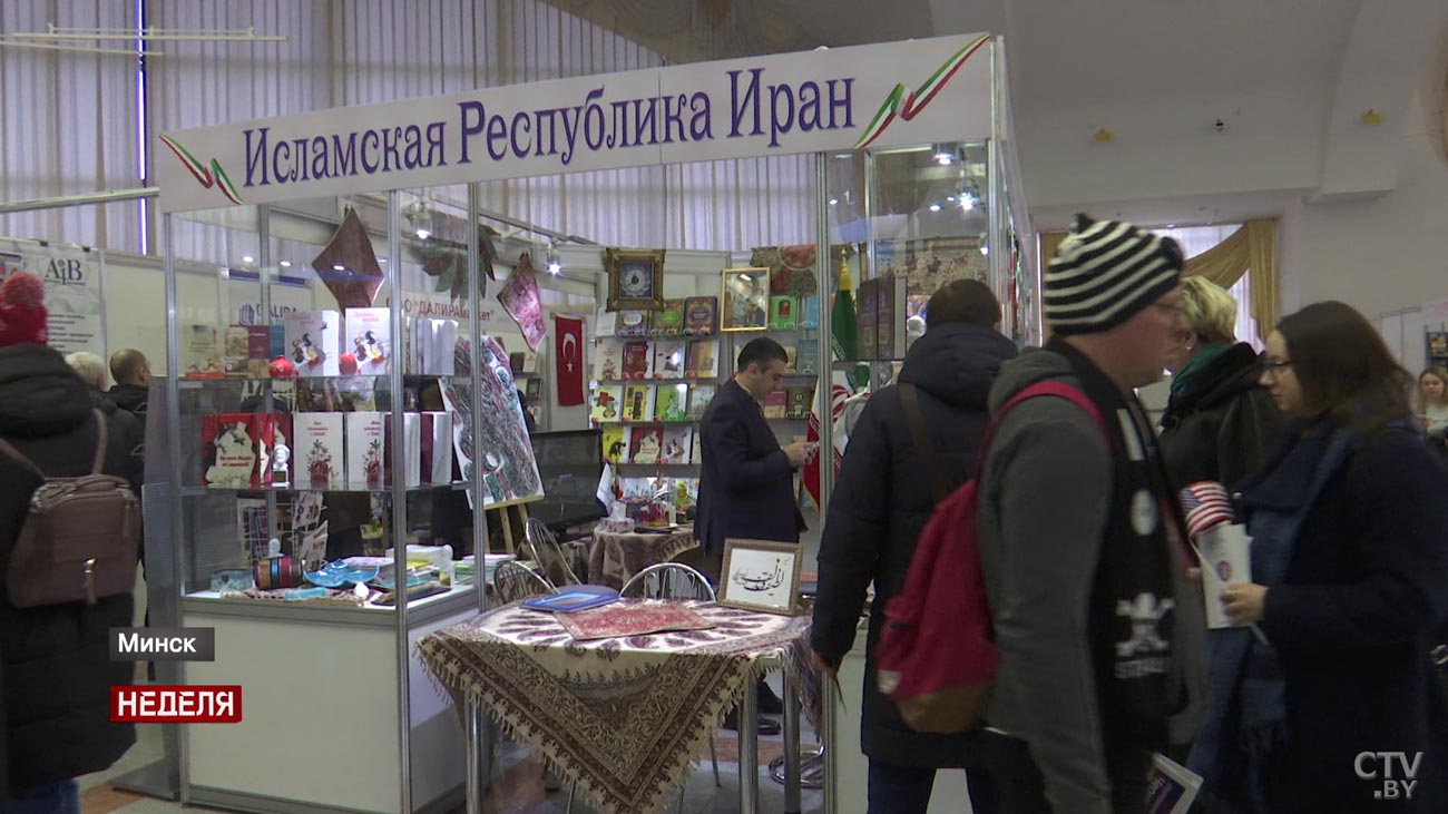 Попробовали стать чтецом и увидели южнокорейскую поэзию на белорусском. Как прошла Минская книжная выставка-2020-49 Попробовали стать чтецом и увидели южнокорейскую поэзию на белорусском. Как прошла Минская книжная выставка-2020-49
