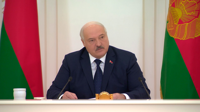 «Теперь пусть обижаются сами на себя!» Лукашенко о пассажирских автоперевозках