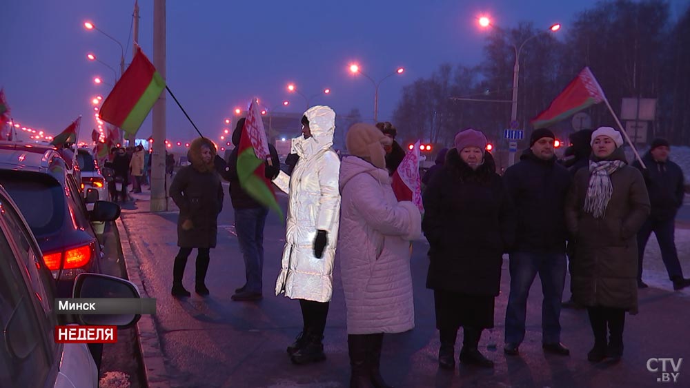 «Я радуюсь за них, я приветствую людей – порыв души». Как в Минске белорусы встречали колонны армейской и милицейской техники-1