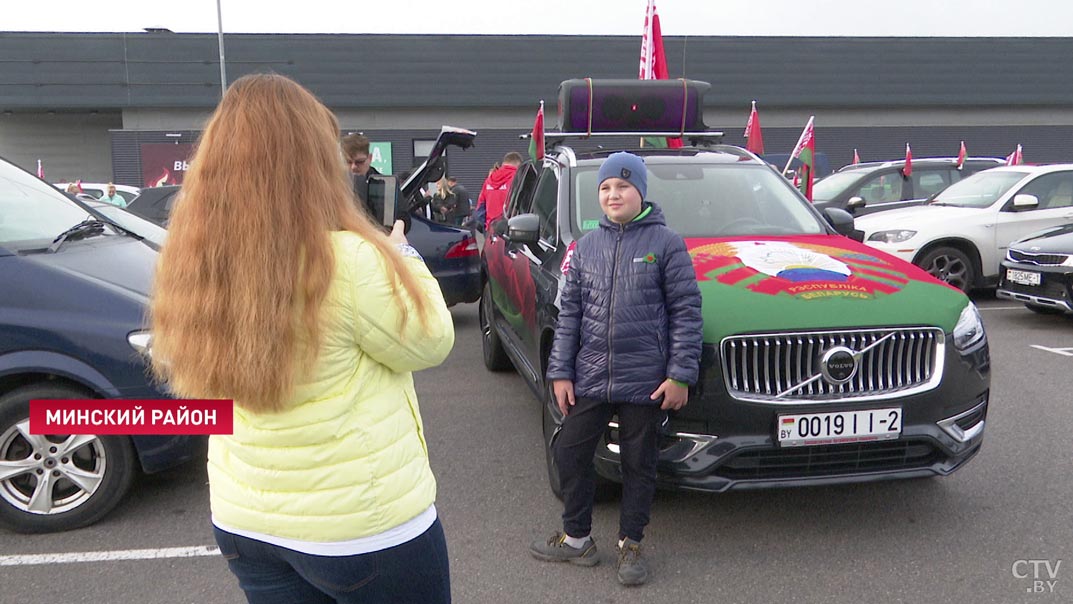 «Мы хотим, чтобы наша страна была единой». Участники автопробега рассказали, зачем участвуют в акции-28