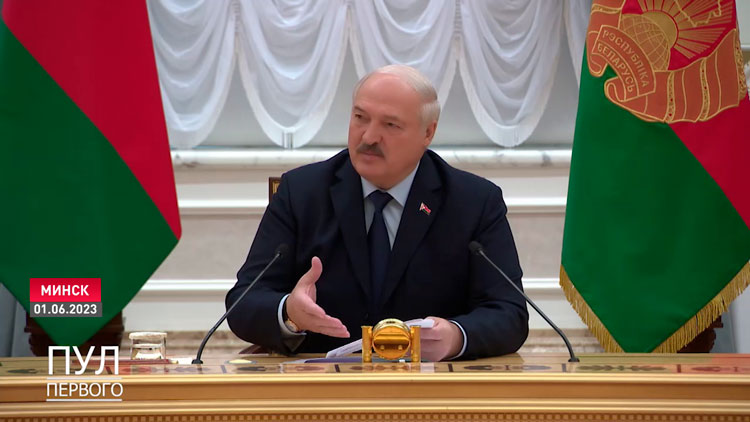 Азарёнок: начинают подползать, поняли, что Батька и Беларусь как скала. Не сдвинуть!-7