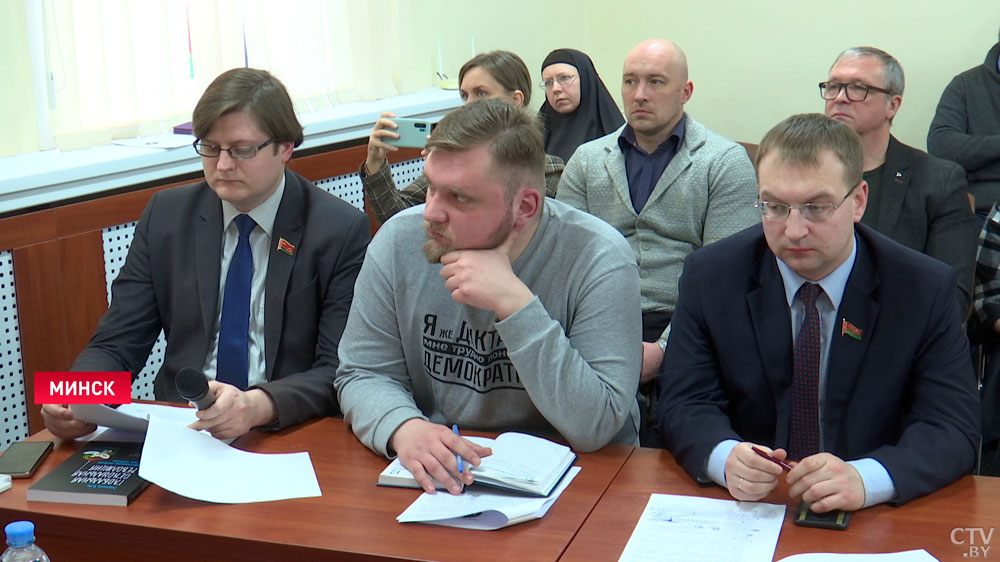 Азарёнок: мы обязаны защитить наши ценности, в первую очередь от извращения традиционной культуры-1