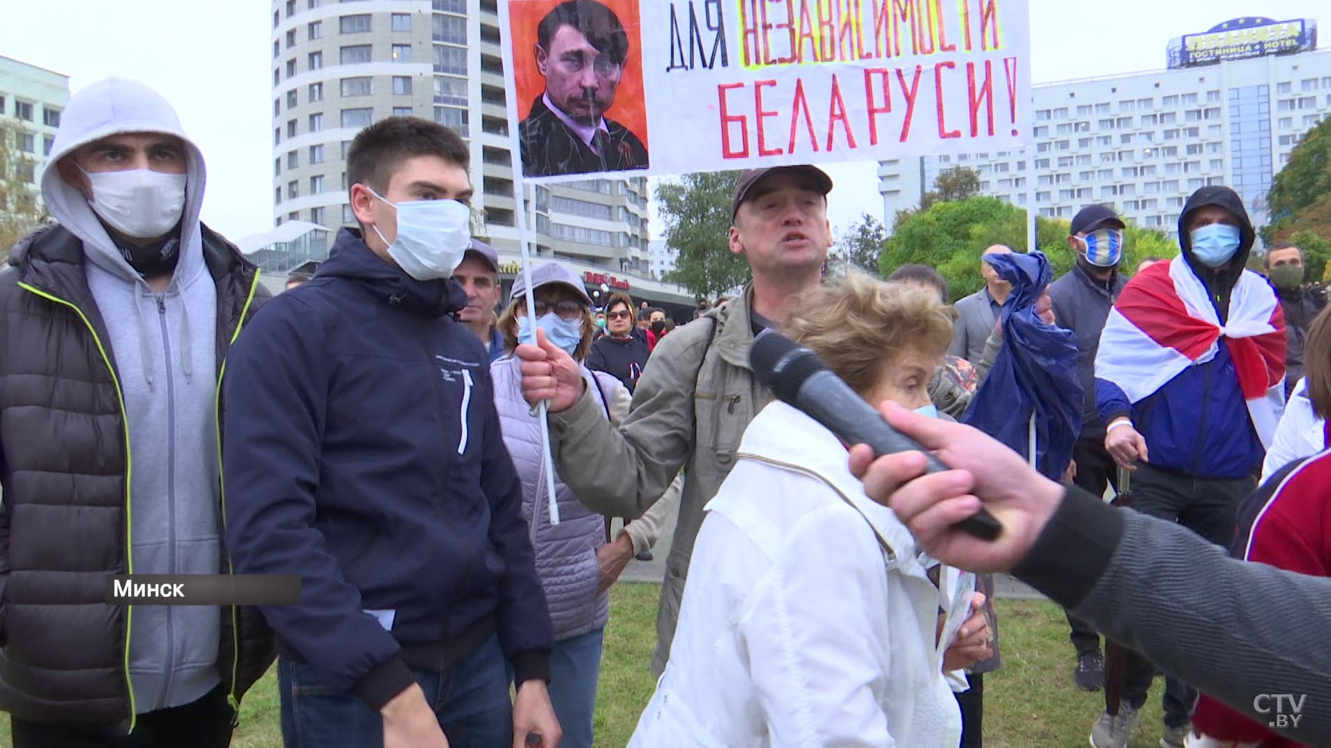 «Не сметь меня фотографировать». Григорий Азарёнок 11 октября вышел на улицы Минска, чтобы увидеть протест своими глазами-30