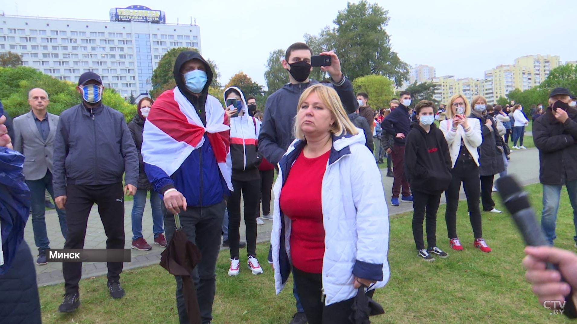 «Не сметь меня фотографировать». Григорий Азарёнок 11 октября вышел на улицы Минска, чтобы увидеть протест своими глазами-33