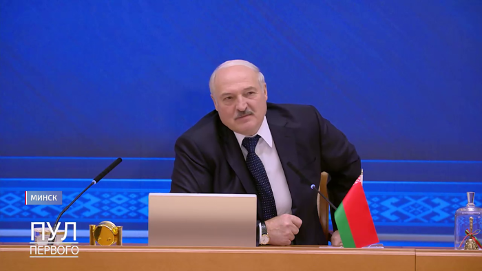 «Отправить в самую глушь, в хоспис, утки престарелым носить». Азарёнок рассказал, что нужно делать с беглыми-4