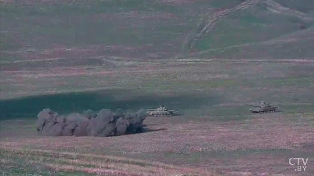 Обострение конфликта в Нагорном Карабахе: в Азербайджане ввели военное положение-7