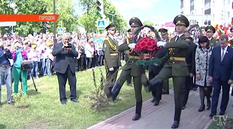 В Городке 19 мая  открыли памятник дважды Герою Советского Союза, маршалу Ивану Баграмяну-10