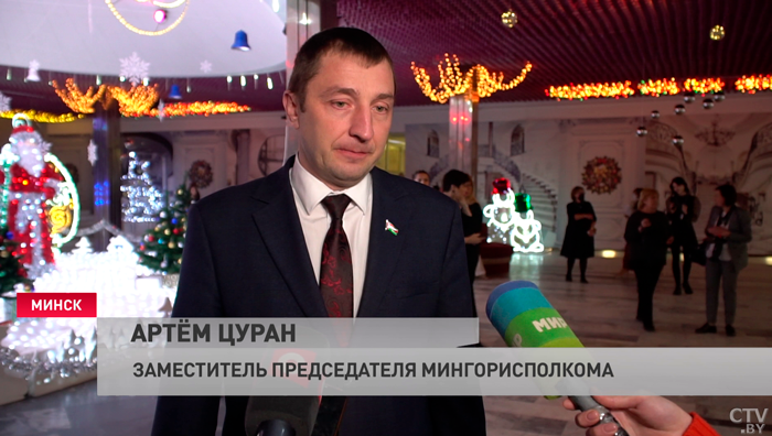 «Свет, музыка, платье, смокинги». В Минске для выдающихся старшеклассников провели сказочный бал-7