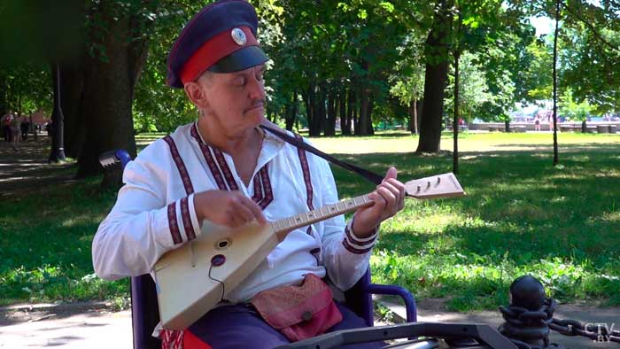 23 июня День балалайки. Праздник призван сохранить музыкальное наследие предков-10