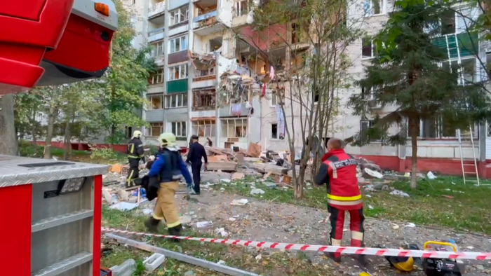 Три этажа многоэтажки обрушились в подмосковной Балашихе, есть погибшие