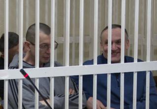 Отказываясь общаться с прессой, вели беседы с адвокатами. Суд рассматривает резонансное «дело банкиров» Отказываясь общаться с прессой, вели беседы с адвокатами. Суд рассматривает резонансное «дело банкиров»