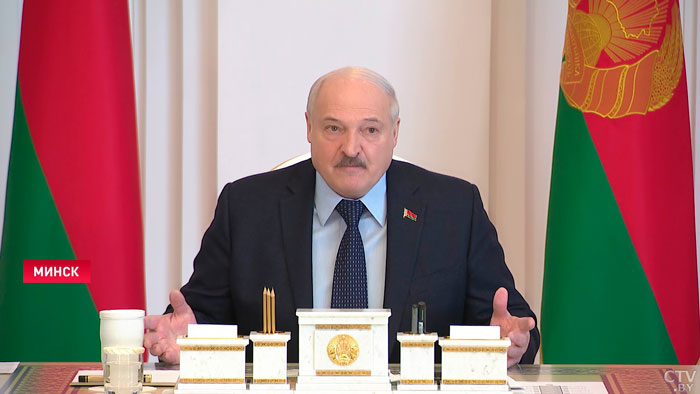 Лукашенко: «Батька за хорошее похвалит, но за плохое – минимум пожурит»-1