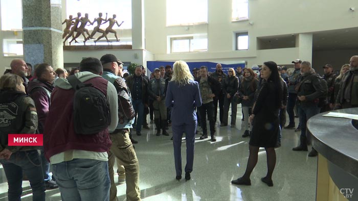 «Превосходная, чёткая организация». Участники мотопробега H.O.G. Rally Minsk посетили музей НОК Беларуси-10