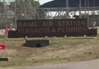 Курсант из Саудовской Аравии открыл огонь на военной базе США. ФБР допрашивает 6 саудовцев