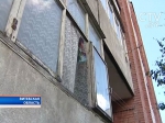 «Они всегда играли на этом балконе, ничего не случалось»: почему дети снова падают с высоты и где были взрослые? 