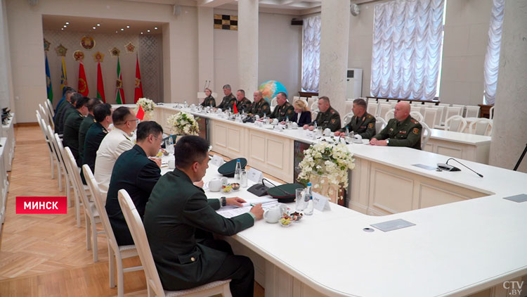 Министр обороны Хренин: Беларусь и Китай вышли на беспрецедентно высокий уровень сотрудничества-1