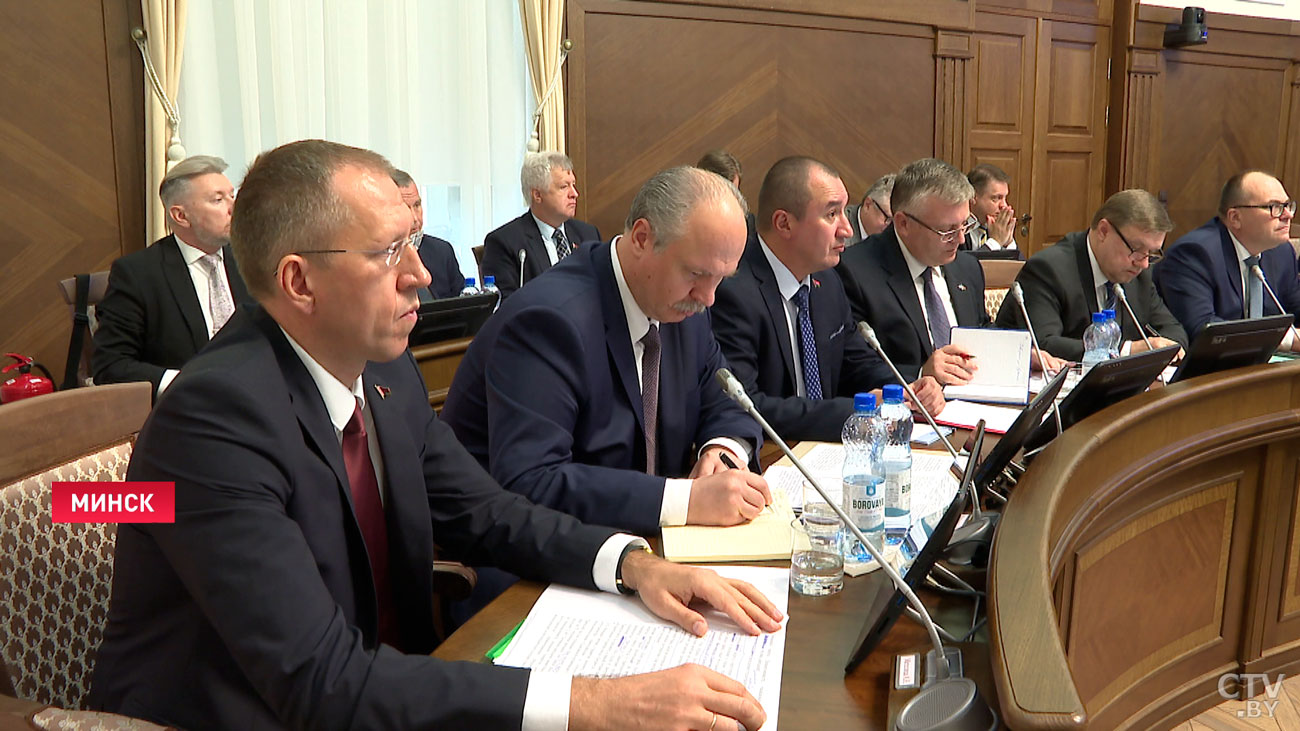 Министр промышленности: будем обсуждать поставку в Нигерию около 1000 тракторов-7