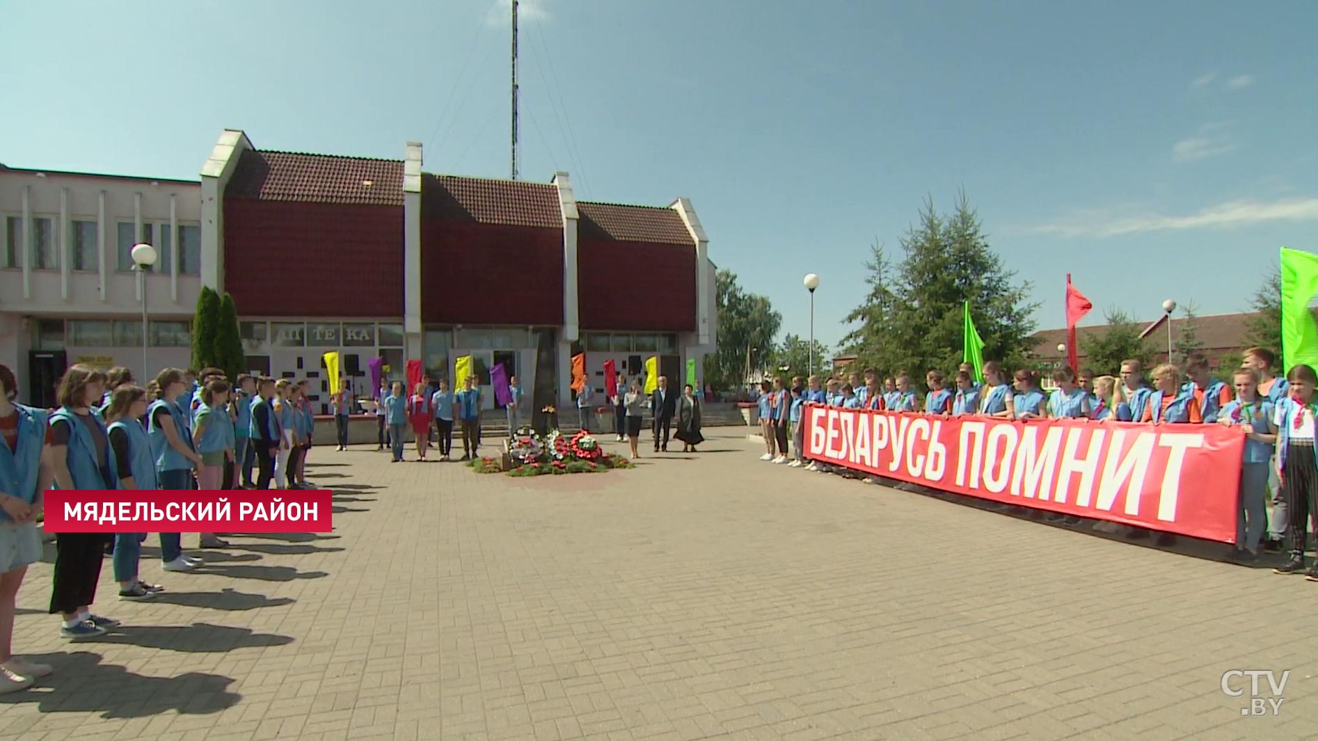 «Вспомнить про героев, которые воевали за нас»: пионеры «Зубрёнка» почтили память воинов-освободителей-1