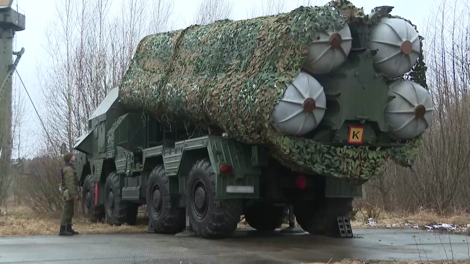 «Военные никакой помехи не создают». Беларусь продолжает укреплять южные границы