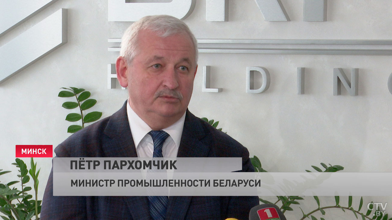 «Белкоммунмаш» показал свой первый грузовой электромобиль-4