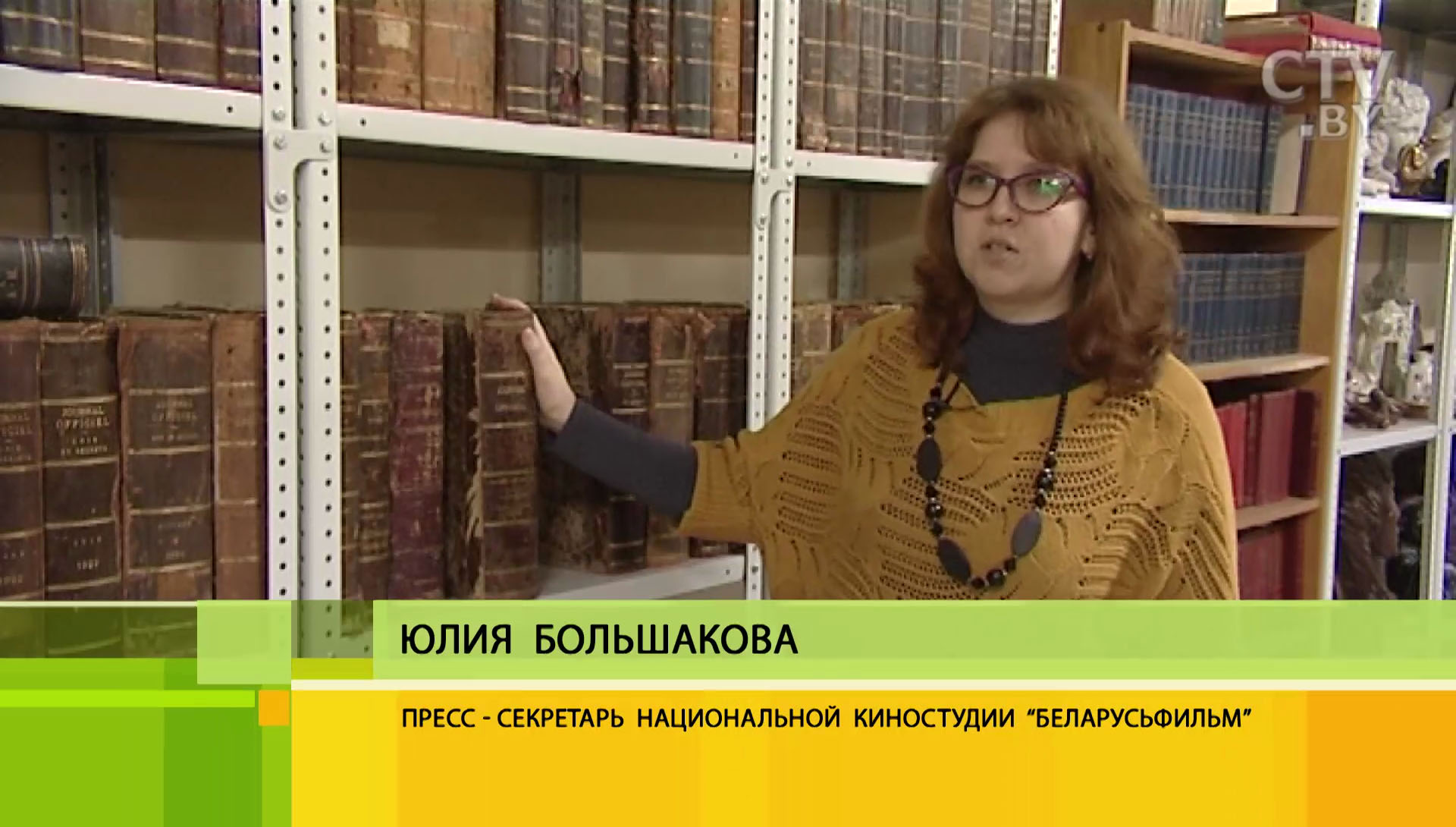 «Могильное надгробье могу поднять с лёгкостью. Пенопласт!»: заглянуть в костюмерную «Беларусьфильма» и увидеть легендарный реквизит-31