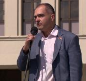 «Разве могут быть белорусы врагами?» Что говорили на митинге у Дома правительства в Минске «Разве могут быть белорусы врагами?» Что говорили на митинге у Дома правительства в Минске