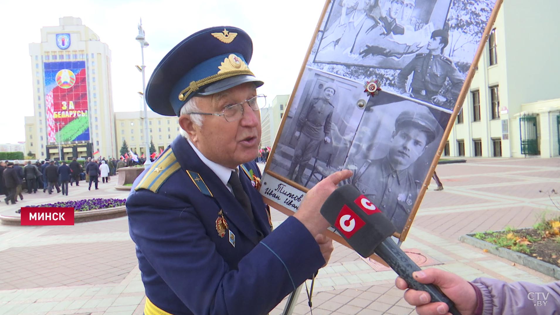 «Денег нам не надо, мы за мир». Эти белорусы собрались в центре Минска, чтобы высказаться-7 «Денег нам не надо, мы за мир». Эти белорусы собрались в центре Минска, чтобы высказаться-7