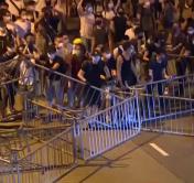 В Гонконге акция протеста против закона об экстрадиции переросла в массовые беспорядки