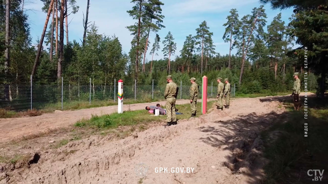 Литовские пограничники выбросили из страны беженку в полуобморочном состоянии-7