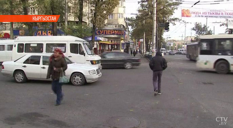 В Бишкеке загорелся Ошский рынок-4