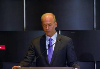 Глава Boeing подал в отставку на фоне скандала с 737 MAX Глава Boeing подал в отставку на фоне скандала с 737 MAX