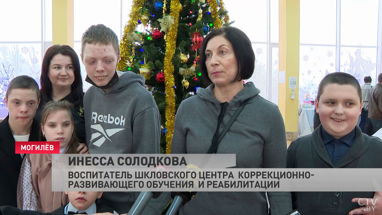 «Было классно, и мы получили коробку конфет». Более 400 детей собрал благотворительный праздник в Могилёве-4