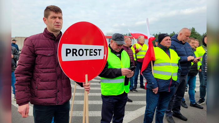 ЕС намеренно создаёт очереди на пунктах пропусков. Почему даже иностранные перевозчики выходят на протесты?