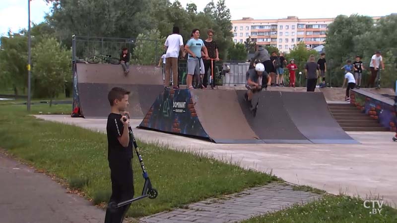 Парк с лодочной станцией появится у Национальной библиотеки. Где сейчас отдохнуть в Минске? -13