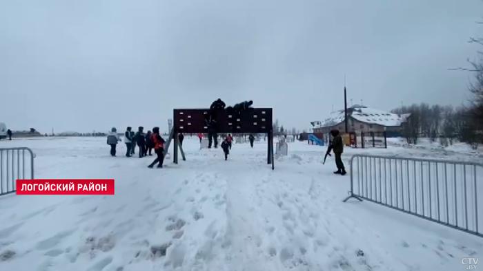 «Несмотря на отсутствие солнца, солнце в наших сердцах». Как прошёл большой праздник МВД?-25