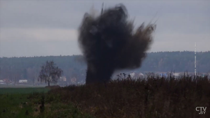 Рабочие в Минске на стройке нашли бомбу-5