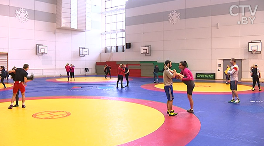 В спаринге с парнями: как готовятся белорусские спортсменки к Чемпионату мира по борьбе -13