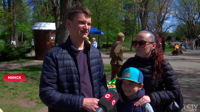 «Специально приехали в Минск из Москвы». 9 Мая в Ботаническом саду – чем удивляют горожан и гостей столицы?-13