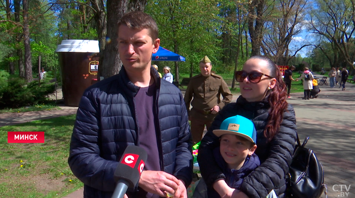 «Специально приехали в Минск из Москвы». 9 Мая в Ботаническом саду – чем удивляют горожан и гостей столицы?-10