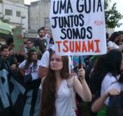 Студенты и преподаватели Бразилии бастуют против сокращения финансирования