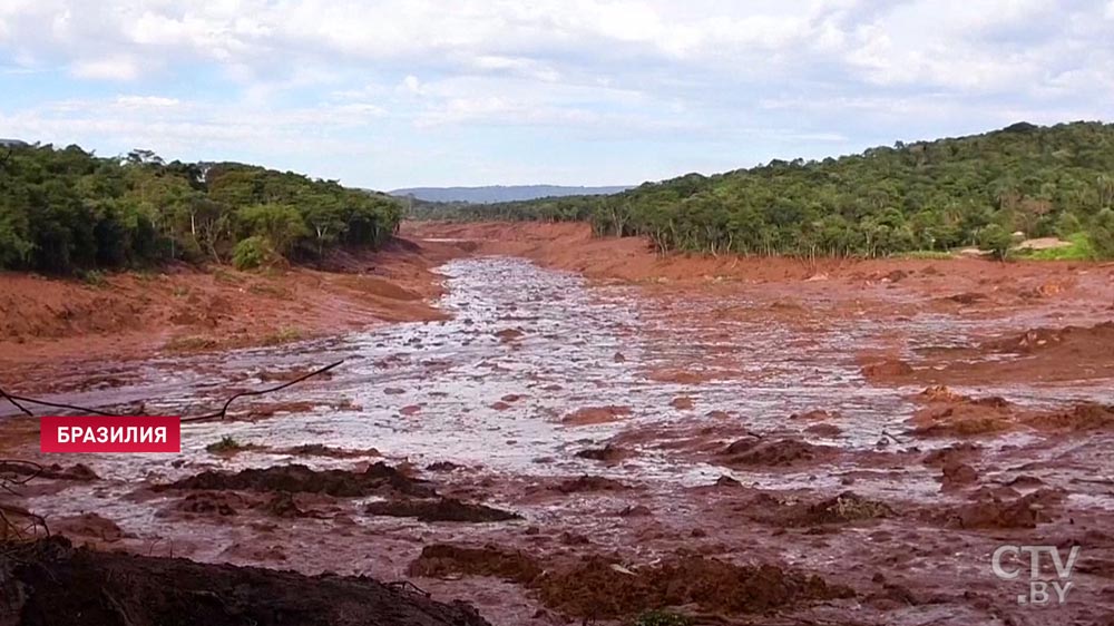 Число погибших из-за прорыва дамбы в Бразилии выросло до 170 человек -8