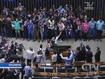 Протесты в Бразилии: активисты прорвались в здание Национального конгресса