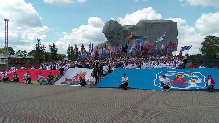 Диалоговая площадка «80 мирных лет – смена эпох, верность традициям, преданность Родине» прошла в Бресте