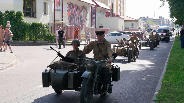 Атмосферу последнего мирного вечера 1941 года воссоздали в Бресте