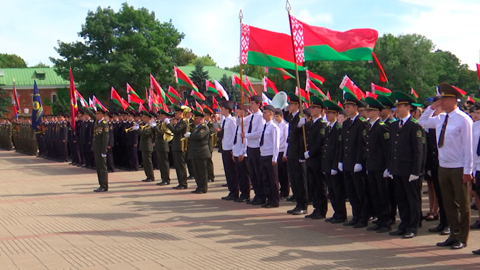 Парадный марш и минута молчания – в Брестской Крепости отмечают День Независимости