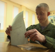 «Я изучил все поправки и обдумал своё решение». Брестские десантники рассказали, как голосовали в день референдума
